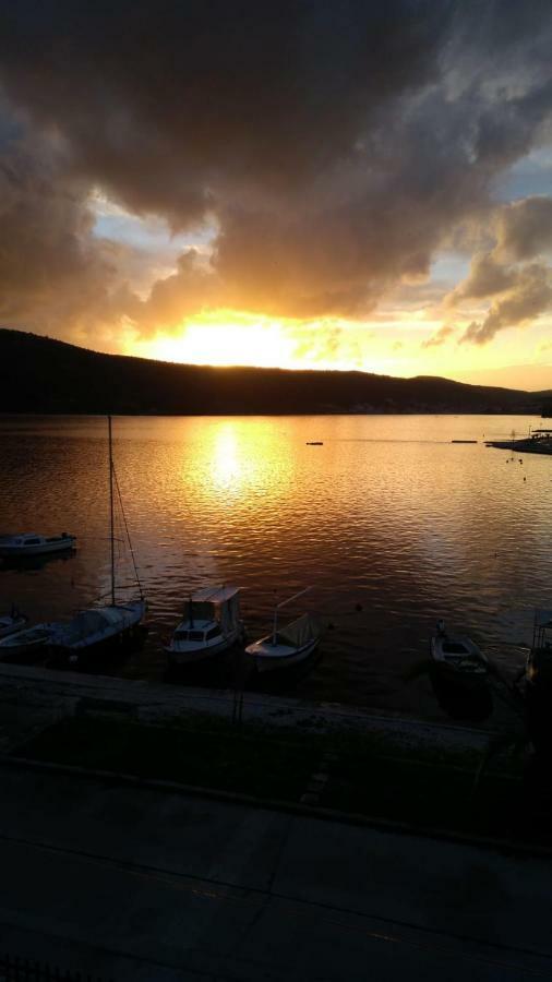 Sea View Apartment Sunrise Poljica & Blue Lagoon Rent A Boat Bagian luar foto